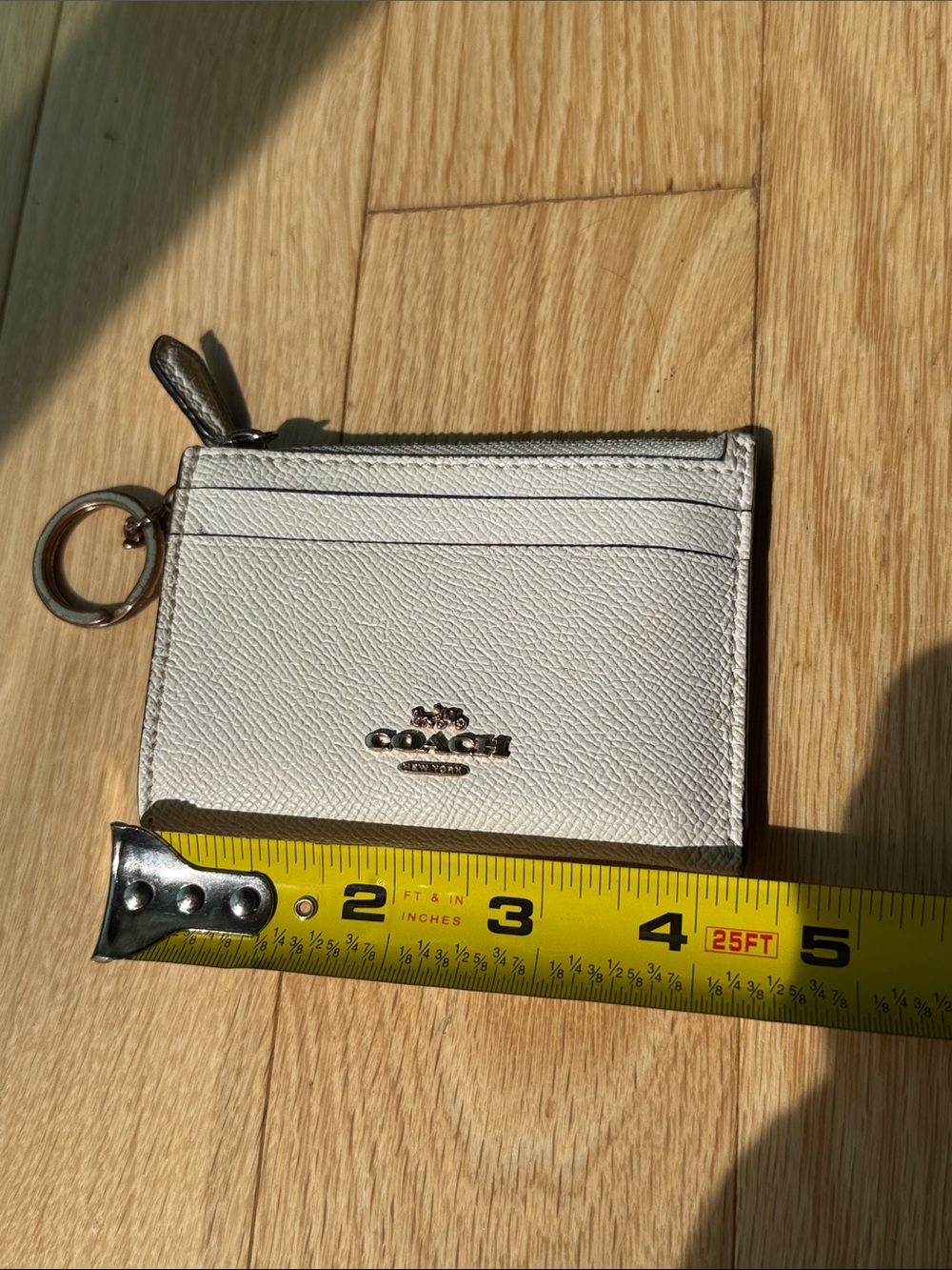 COACH pearl Leather Card Case with Gold-Tone Key Ring - Picture 9 of 10